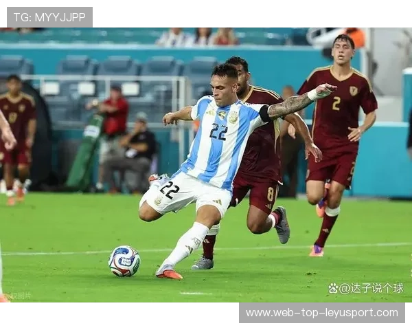 劳塔罗强势插上完成干脆抽射：国际足坛的新星崛起