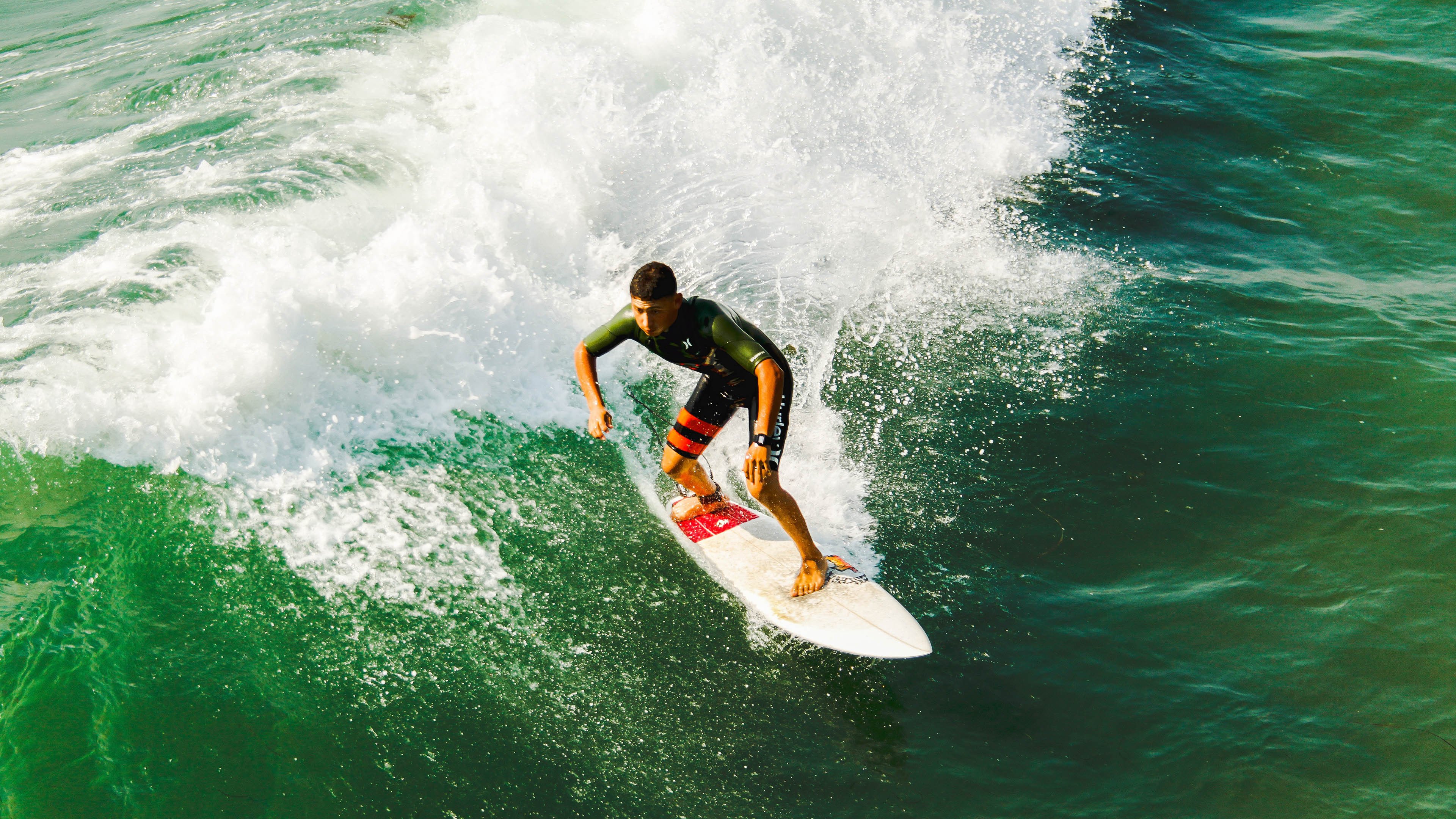 乐鱼体育地址-“三叉湖飞盘赛：空中飞盘与极速传球的完美碰撞”