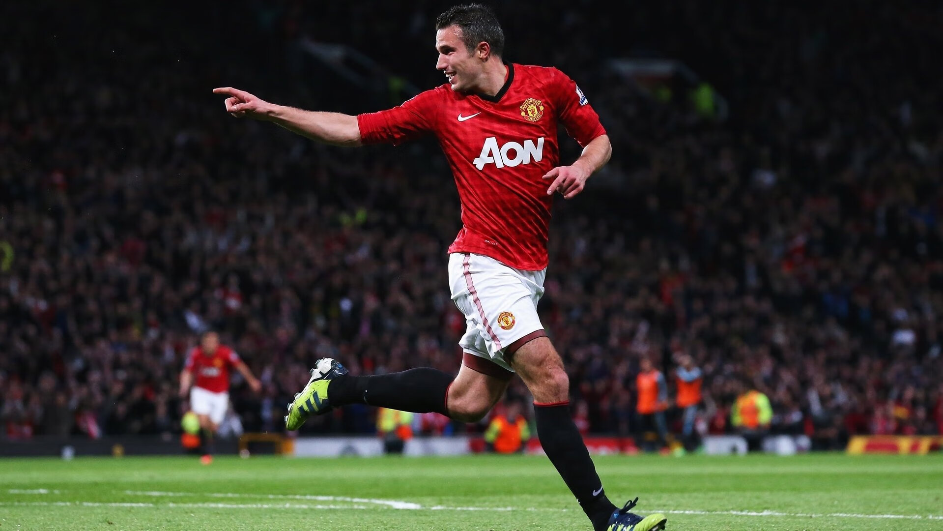 “高新体育中心网球赛:巅峰对决引爆全场热情”